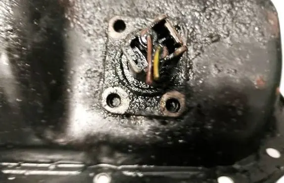 Toyota Avensis T250 Oil level sensor 