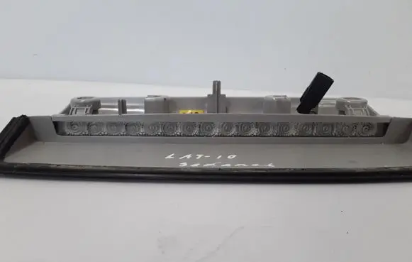 Renault Latitude (L70) Third/center stoplight 265903626R