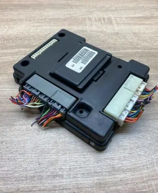 Chrysler Sebring (ST-22 - JR) Fuse module P04602379AN 04602379AN