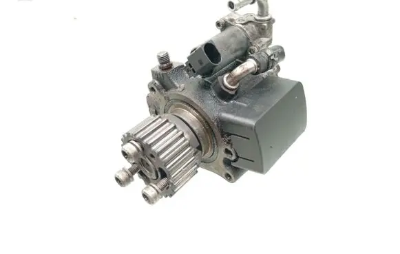 Volkswagen Golf VI Fuel injection high pressure pump 03L130755E