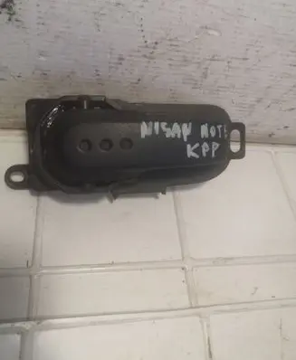 Nissan Note (E11) Front door interior handle 5010800006