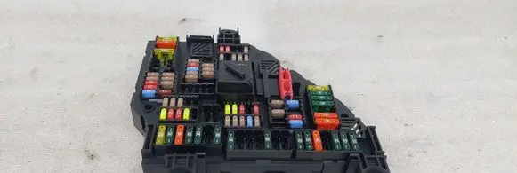 BMW 6 F12 F13 Fuse module 317033451 9252813 02719775