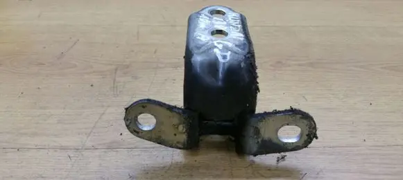 Hyundai i30 Rear door lower hinge