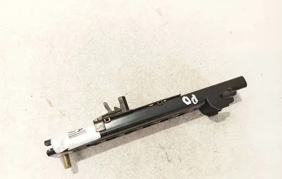 Ford Focus Seat belt adjustment rail 30000764b