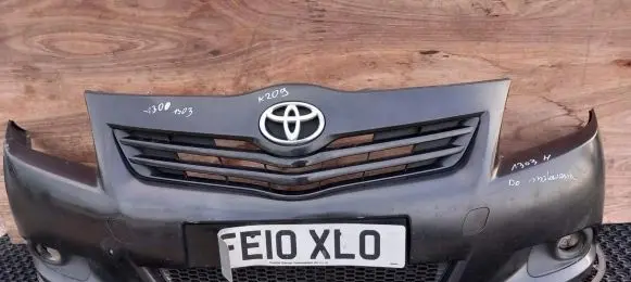 Toyota Corolla Verso AR10 Front bumper