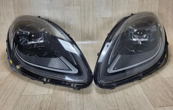 Porsche Macan (95B) Headlights/headlamps set 95B941015J 95B941016J