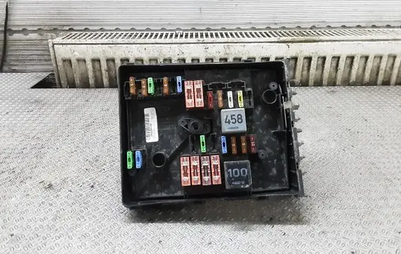 Skoda Octavia Mk2 (1Z) Fuse module 1K0937125A