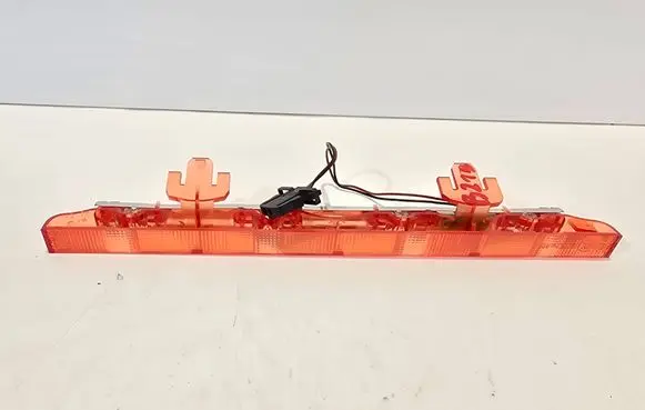 Third/center stoplight