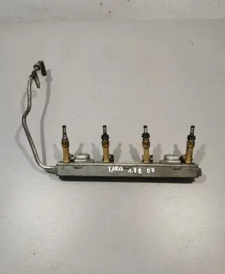 Toyota Yaris Fuel injectors set 