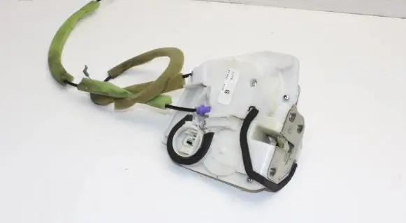 Mazda 3 II Coupe door lock (next to the handle) 