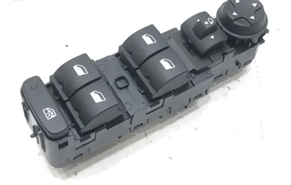 Citroen C4 III e-C4 Electric window control switch 98421760ZD