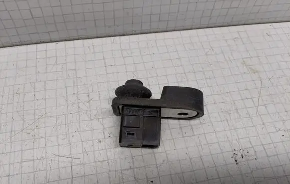 Subaru Outback Rear door sensor 0511H