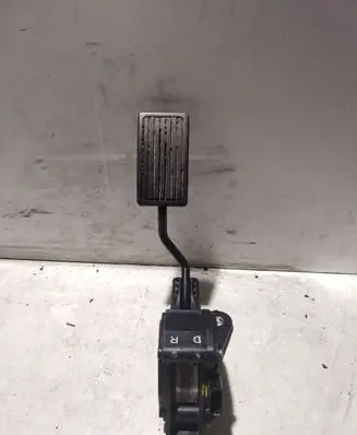 Honda CR-V Accelerator throttle pedal JM14B