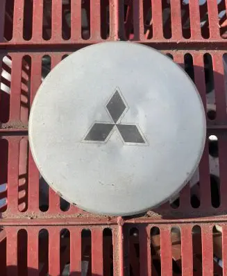 Mitsubishi Mirage V CJO Original wheel cap
