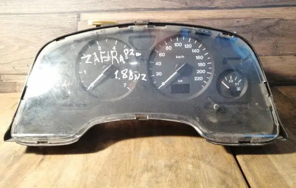 Opel Zafira A Speedometer (instrument cluster)