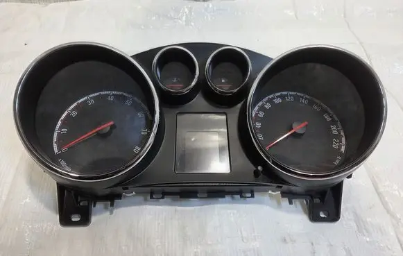 Opel Meriva B Speedometer (instrument cluster) 13346172