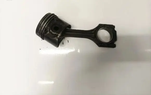 Audi A4 S4 B5 8D Piston with connecting rod