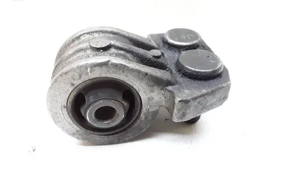Volvo XC90 Engine mount bracket