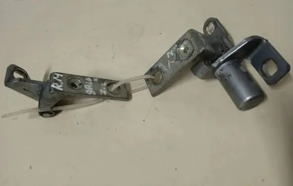 Rear door hinge set