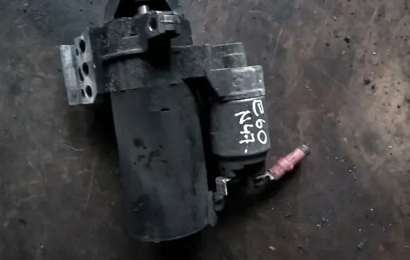 BMW 5 E60 E61 Starter motor 0001115069