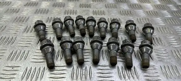 Volvo S90, V90 Nuts/bolts 