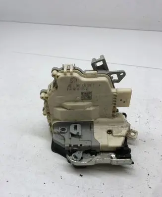 Audi A3 S3 8V Rear door lock 8K0839016C