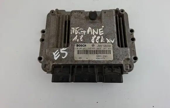 Renault Megane II Engine control unit/module 8200310863 0281011549
