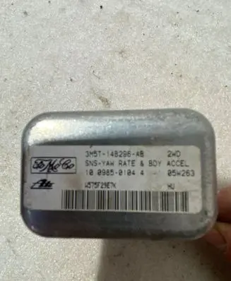 Volvo V50 ESP acceleration yaw rate sensor 3M5T14B296AB 10098501044 H575F29E7K