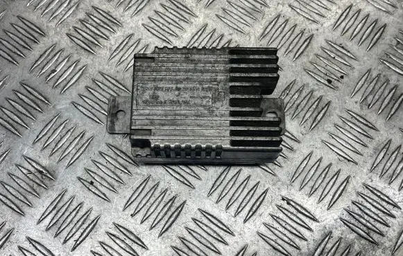 Mercedes-Benz A W168 Coolant fan relay A0275458032ESG300 E5001004