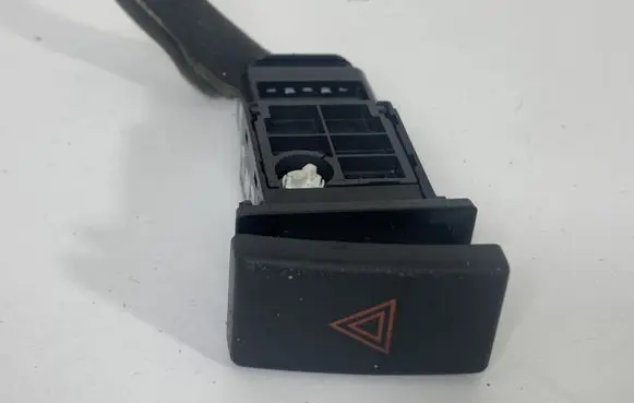 Toyota Avensis T250 Hazard light switch 157963