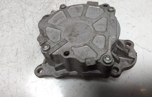 Audi A4 S4 B8 8K Vacuum pump 03L145100F