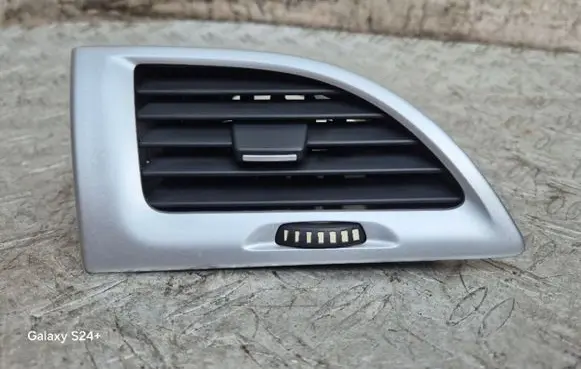Renault Megane III Dashboard side air vent grill/cover trim