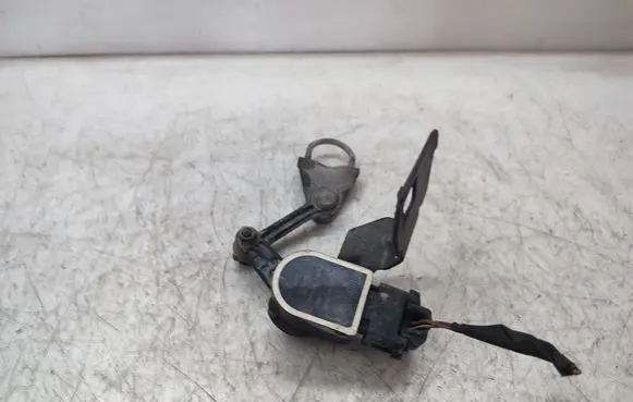 Mercedes-Benz CLA C117 X117 W117 Air suspension front height level sensor A0045429918