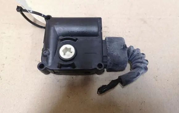Audi A6 S6 C6 4F Air flap motor/actuator 0132801359 4F0820511A