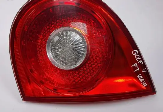 Volkswagen Golf V Tailgate rear/tail lights 1K6945108C