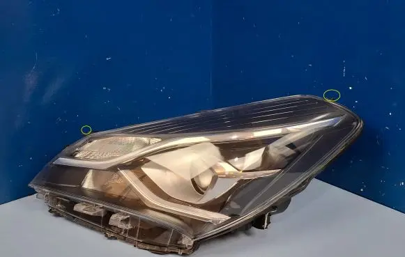 Toyota Yaris Headlight/headlamp 811700DJ90