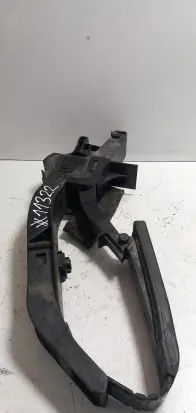 Mercedes-Benz E W211 Accelerator throttle pedal A2113000404 2113000404