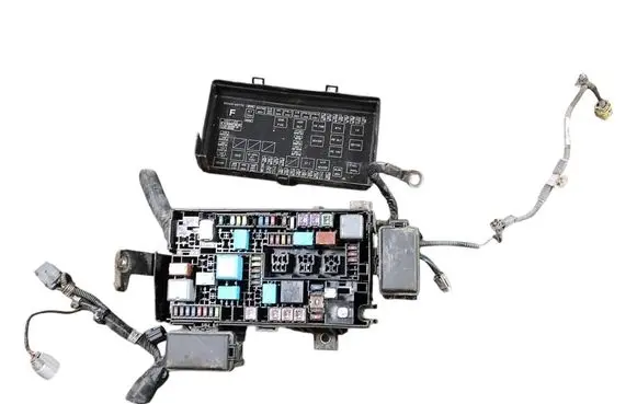 Toyota Land Cruiser (J120) Fuse box set 8266260170