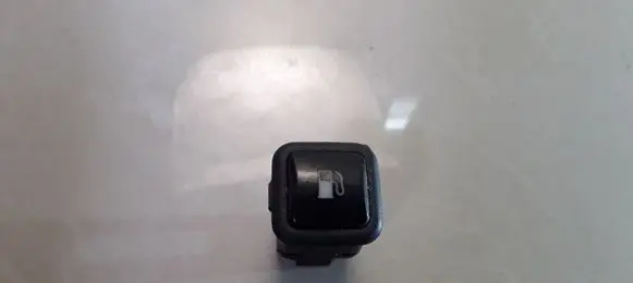 Volkswagen PASSAT B5 Fuel tank opening switch 3B0959833