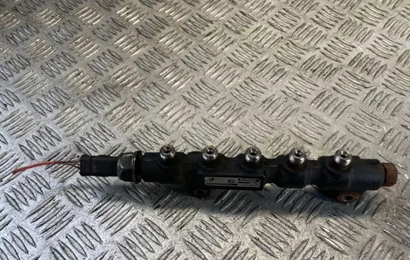 Citroen C4 I Fuel main line pipe 9654592680
