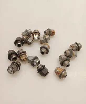 Toyota Yaris Nuts/bolts NOCODE