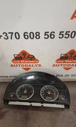 Ford Mondeo Mk III Speedometer (instrument cluster) 1S7F10841 44ZU187