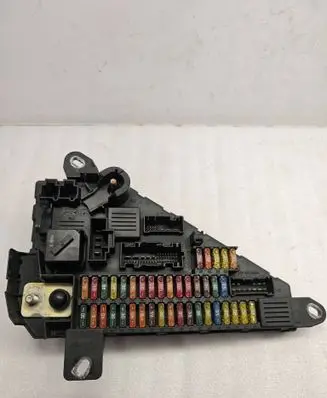 BMW 5 E60 E61 Fuse module 6906619