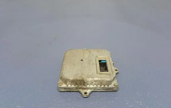 Skoda Octavia Mk2 (1Z) Voltage converter/converter module 1307329069