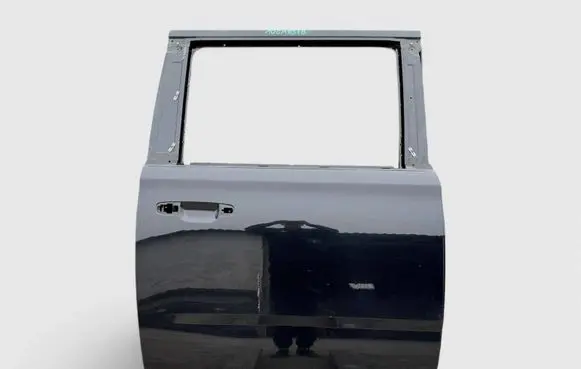 Chevrolet Suburban Rear door 