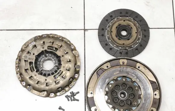 BMW 1 F20 F21 Clutch set kit 7615630 21217615630 7615627