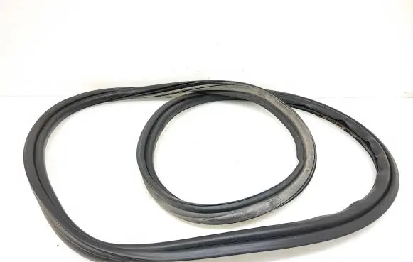 Tesla Model 3 Trunk rubber seal (body) 