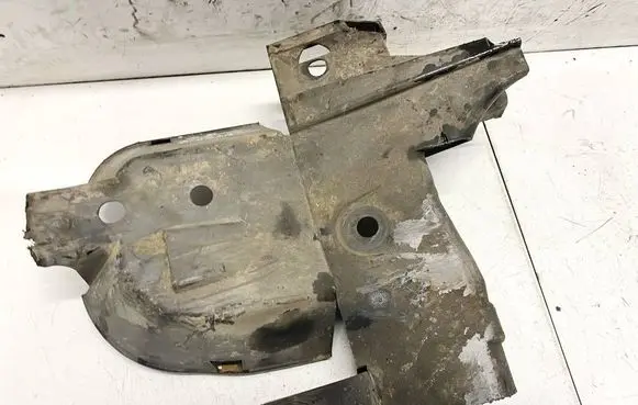 Engine splash shield/under tray