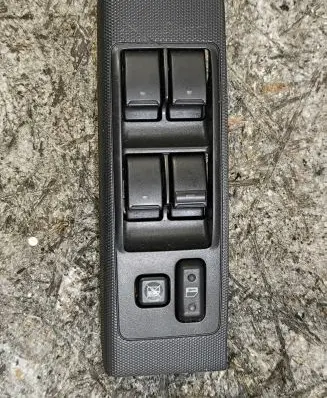 Toyota Corolla Verso AR10 Electric window control switch 848200F03000