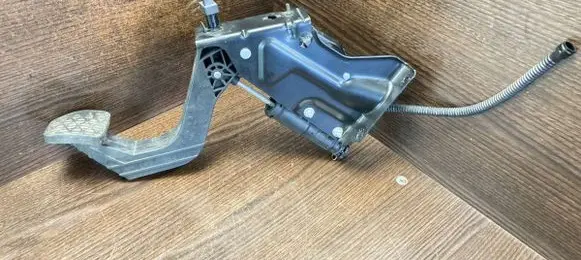 Volkswagen Crafter Clutch pedal A9062900212 1036776